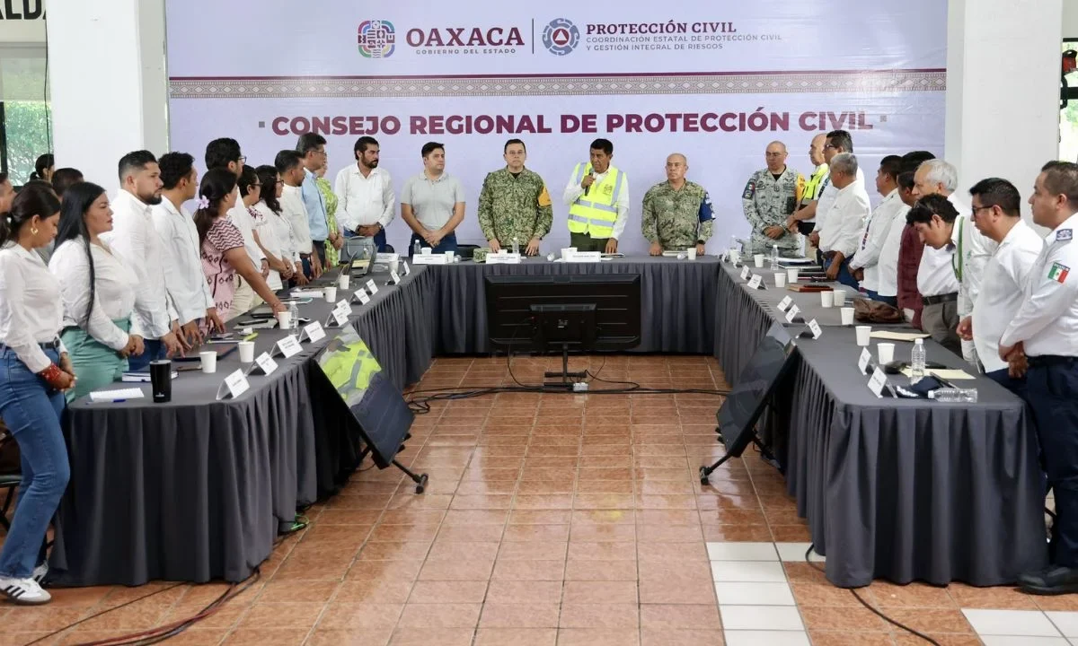 El gobernador de Oaxaca Salomón Jara Cruz resaltó el avance en la reconstrucción de los 12 municipios afectados por el huracán Erick.