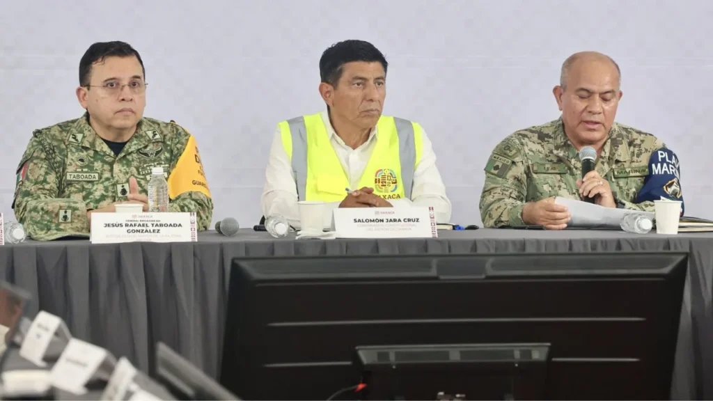 El gobernador de Oaxaca Salomón Jara Cruz resaltó el avance en la reconstrucción de los 12 municipios afectados por el huracán Erick.