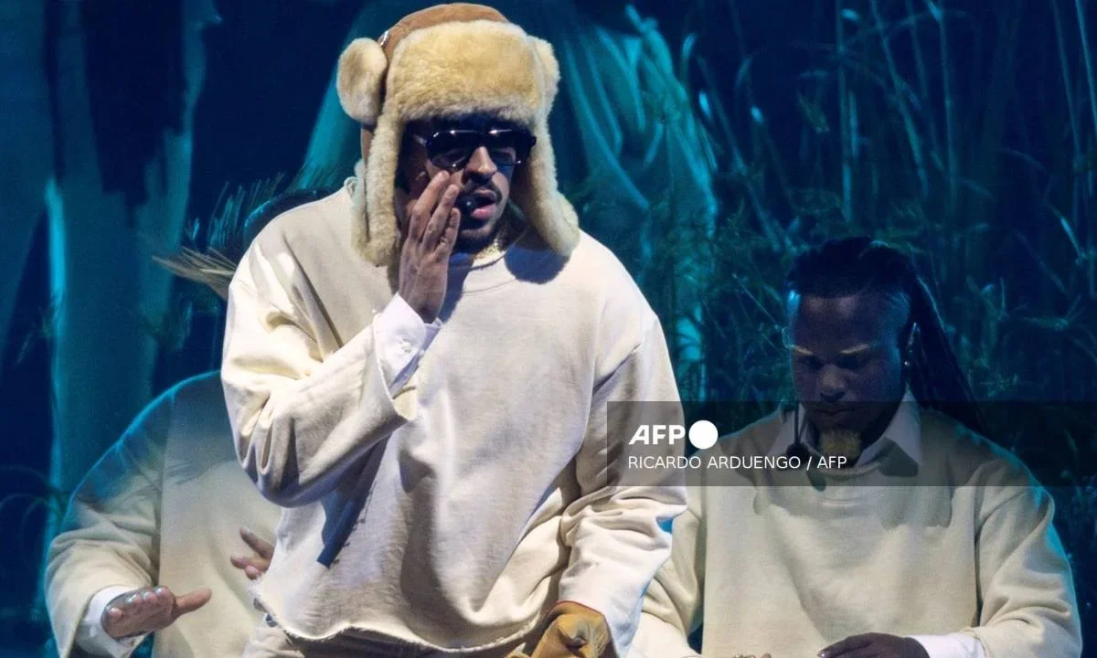 El cantante Bad Bunny inició su residencia musical exclusiva para sus compatriotas de Puerto Rico.