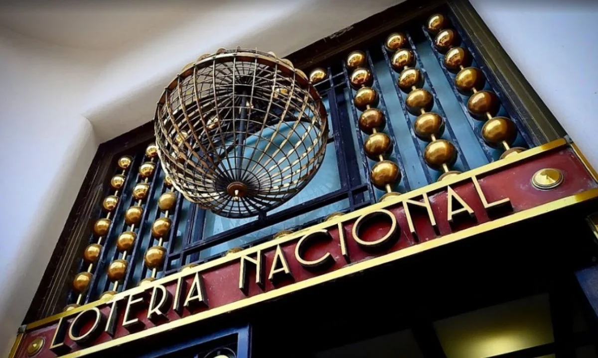 Lotería Nacional devela billete que conmemora la XVI conferencia sobre la mujer en Latam