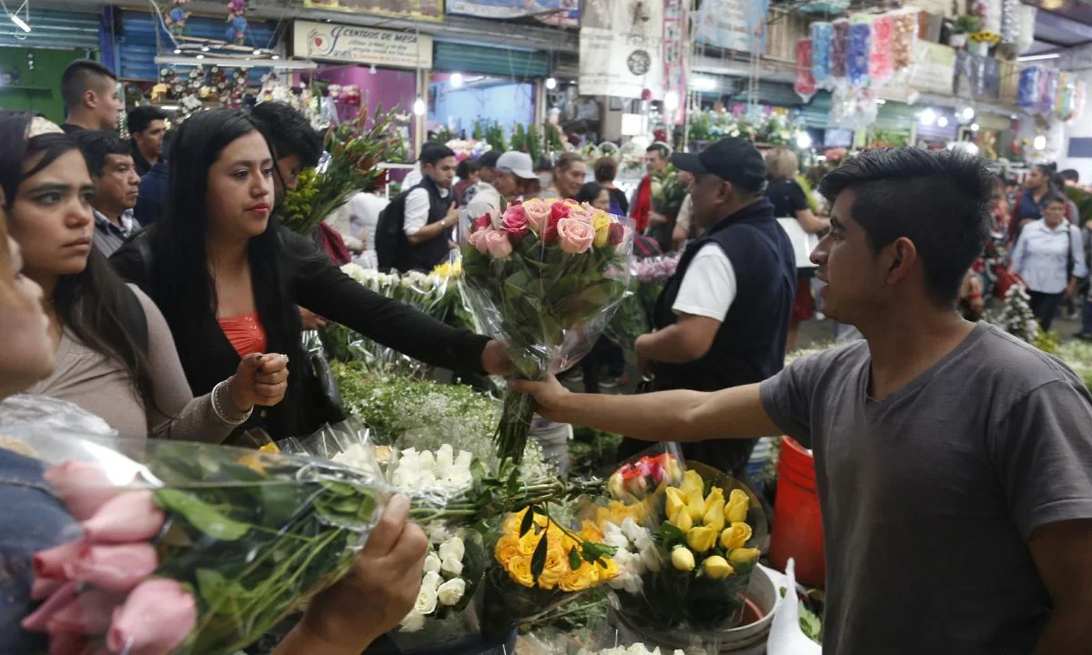 Agregó que el entorno laboral en EU y la inflación en México suman riesgos para la estabilidad de las remesas.