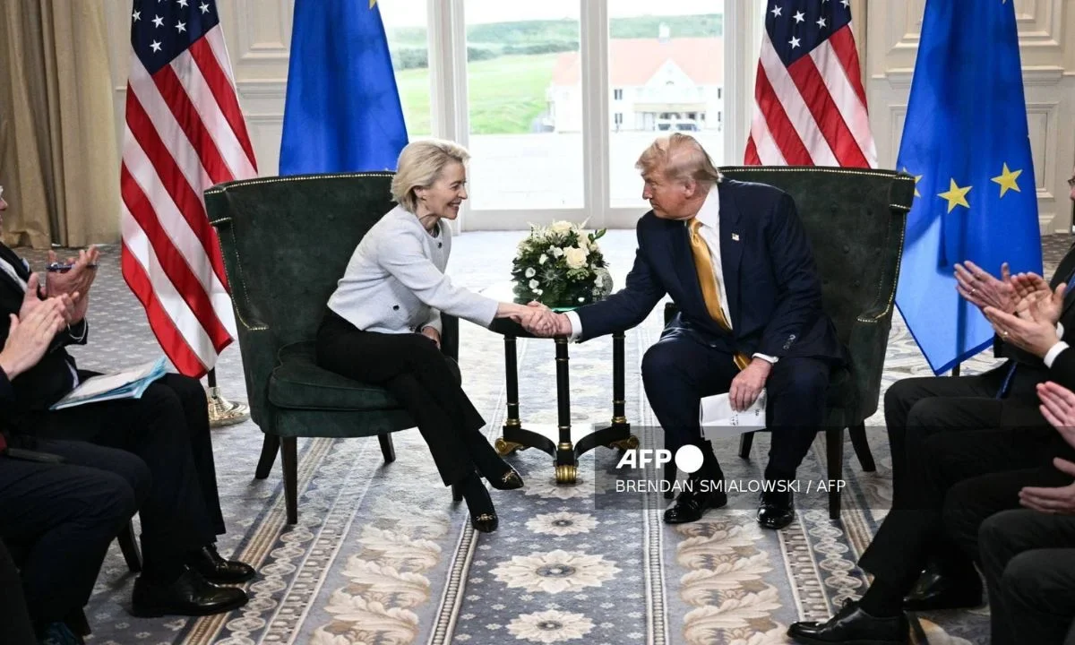 El presidente estadounidense, Donald Trump, y la presidenta de la Comisión Europea, Ursula von der Leyen, acuerdan aranceles para Europa.
