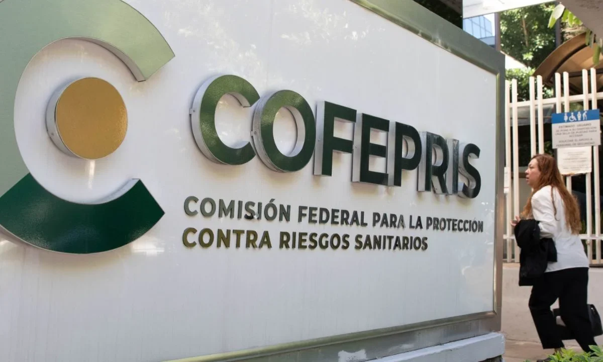 La Cofepris usará vía regulatoria abreviada para vacunas, genéricos y biotecnológicos.