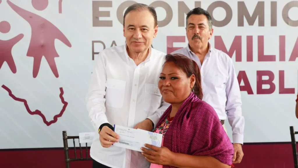 En su gira de trabajo por Ciudad Obregón, Durazo entregó vialidades rehabilitadas, transporte renovado y apoyos económicos a habitantes.