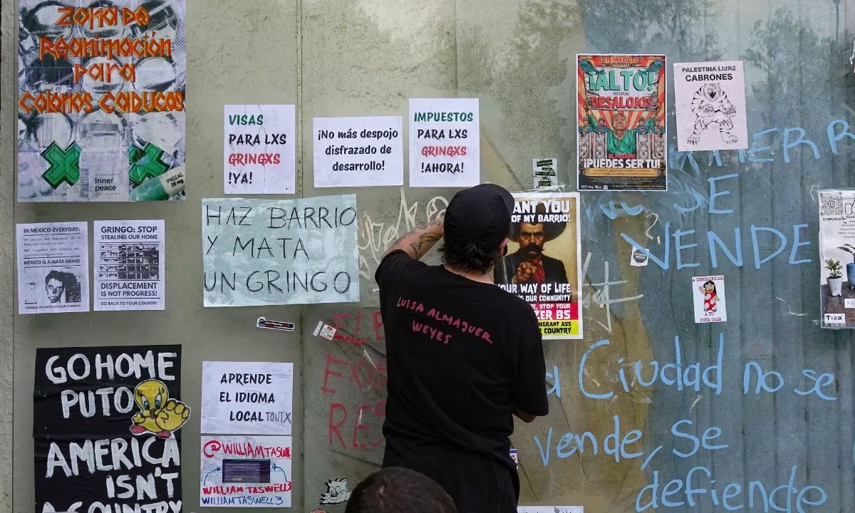 Condena Sheinbaum “muestras xenofóbicas” en protesta contra gentrificación