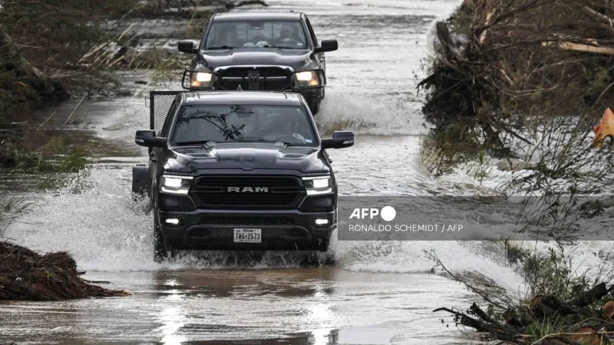 Consulados han atendido a 30 mexicanos por inundaciones en Texas