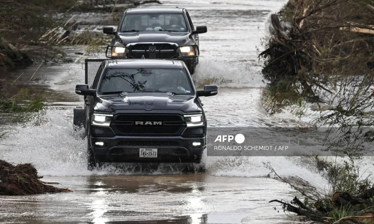 Consulados han atendido a 30 mexicanos por inundaciones en Texas