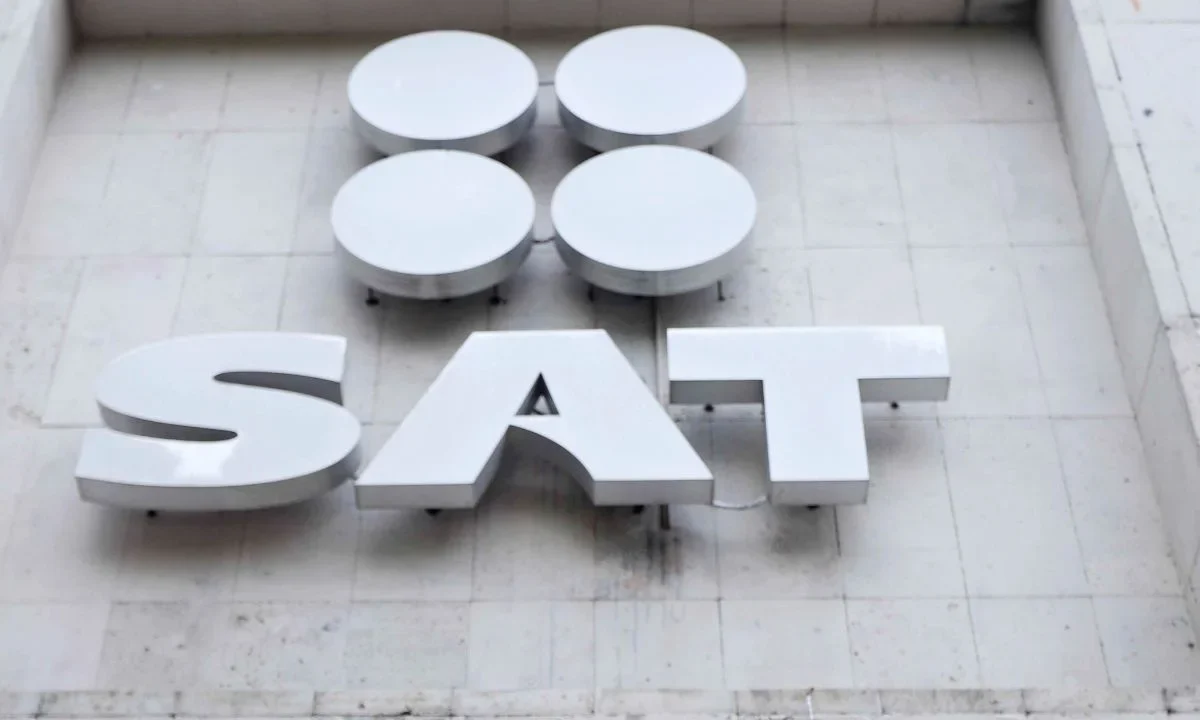 El Programa de Regularización Fiscal 2025 del SAT ofrece 100 % de reducción en multas, recargos y gastos, y suspende el procedimiento de ejecución sin garantizar el interés fiscal.