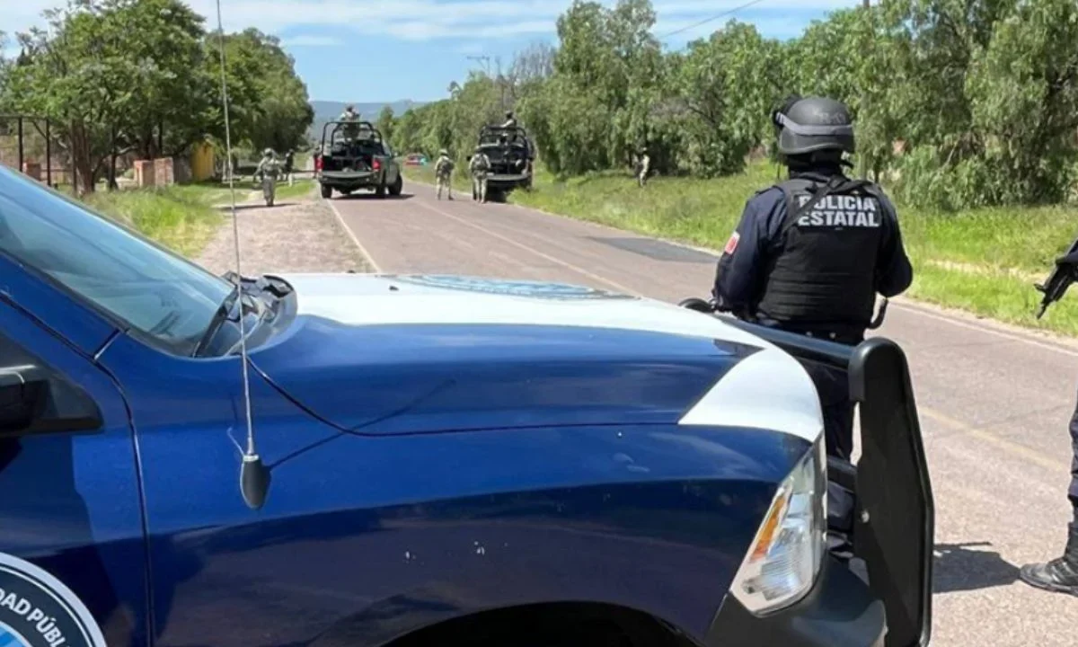 Tras el desmantelamiento del 'narcocampamento', se registran en la capital de Aguascalientes algunos bloqueos y quema de vehículos.