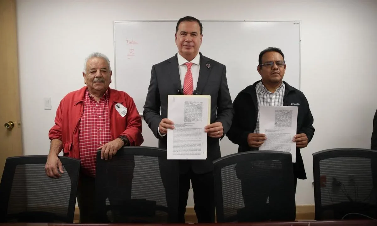 Mejía Berdeja explicó que pide juicio político porque desde 2019 el Congreso de Coahuila impide revocación de mandato de Manolo Jiménez.