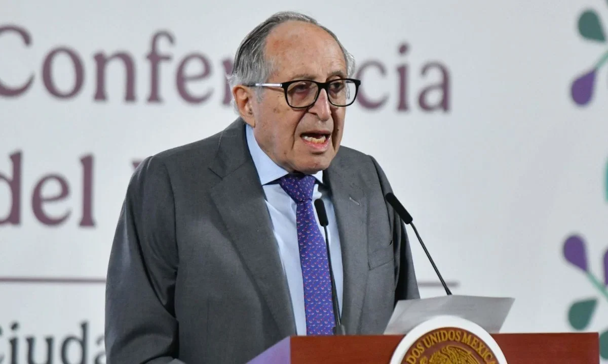 El secretario de Salud, David Kershenobich informó que la dependencia a su cargo tiene registrados “cerca de 30 casos” de la enfermedad del gusano barrenador en humanos, lo que significa que este padecimiento ha aumentado cuatro veces desde finales de mayo cuando se tenían registrados seis casos.