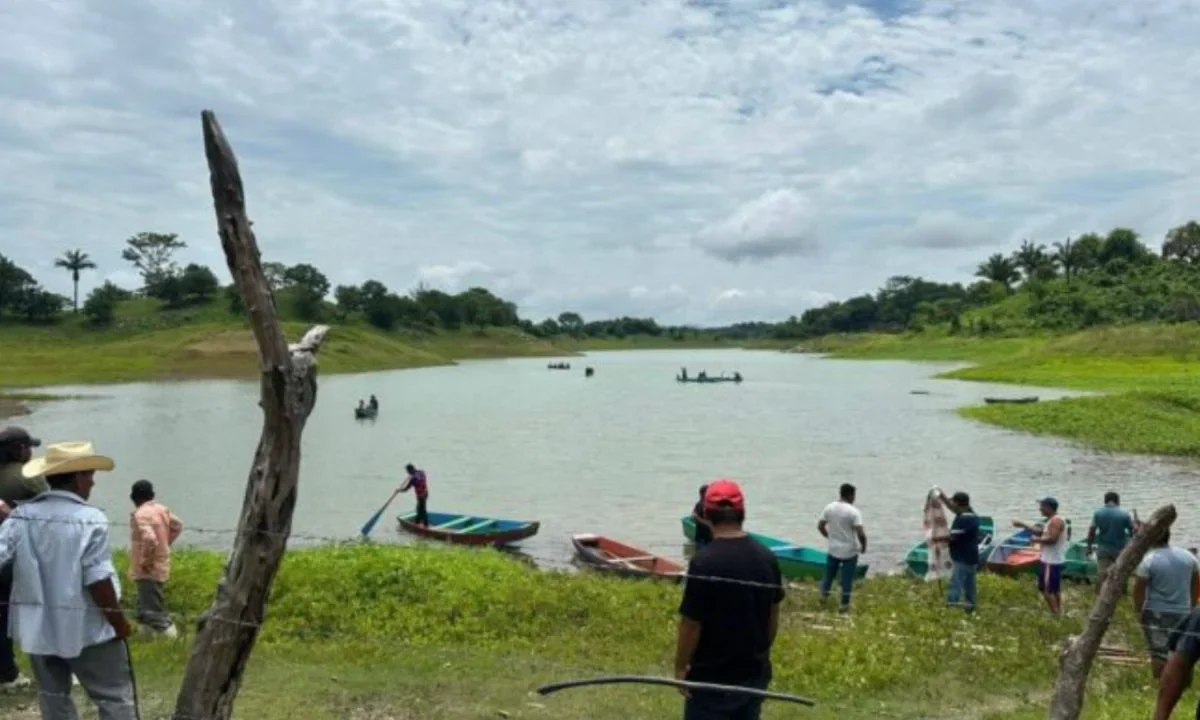 En Oaxaca, tres personas murieron y una desapareció al ser arrastrados por la corriente de un arroyo en el municipio de San Pedro Ixcatlán.