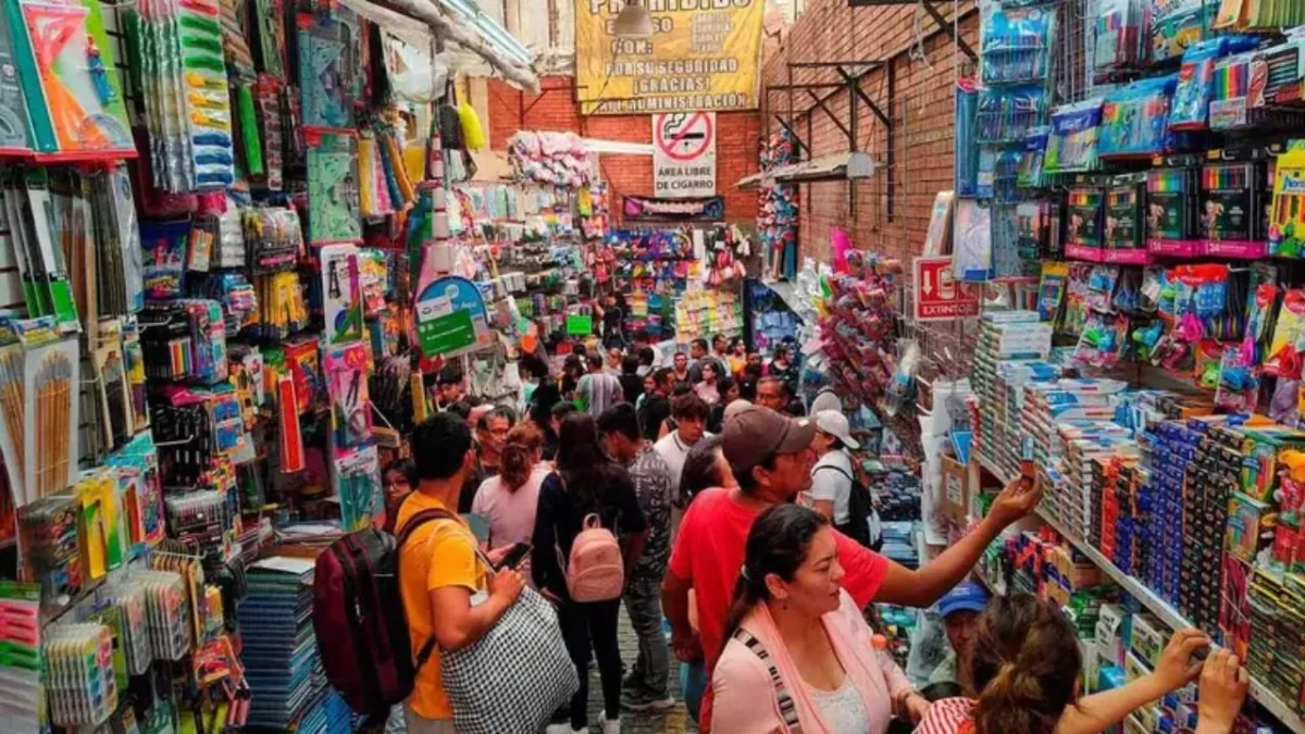 Adelanta los útiles y prepara el regreso a clases, acude a la feria escolar en CDMX