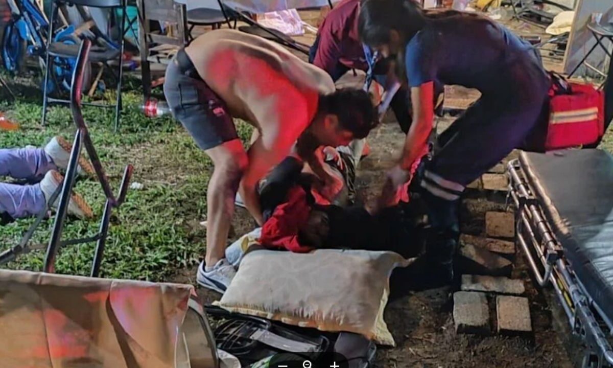 Paramédicos acudieron al domicilio en Atlatlahucan para atender a los lesionados.