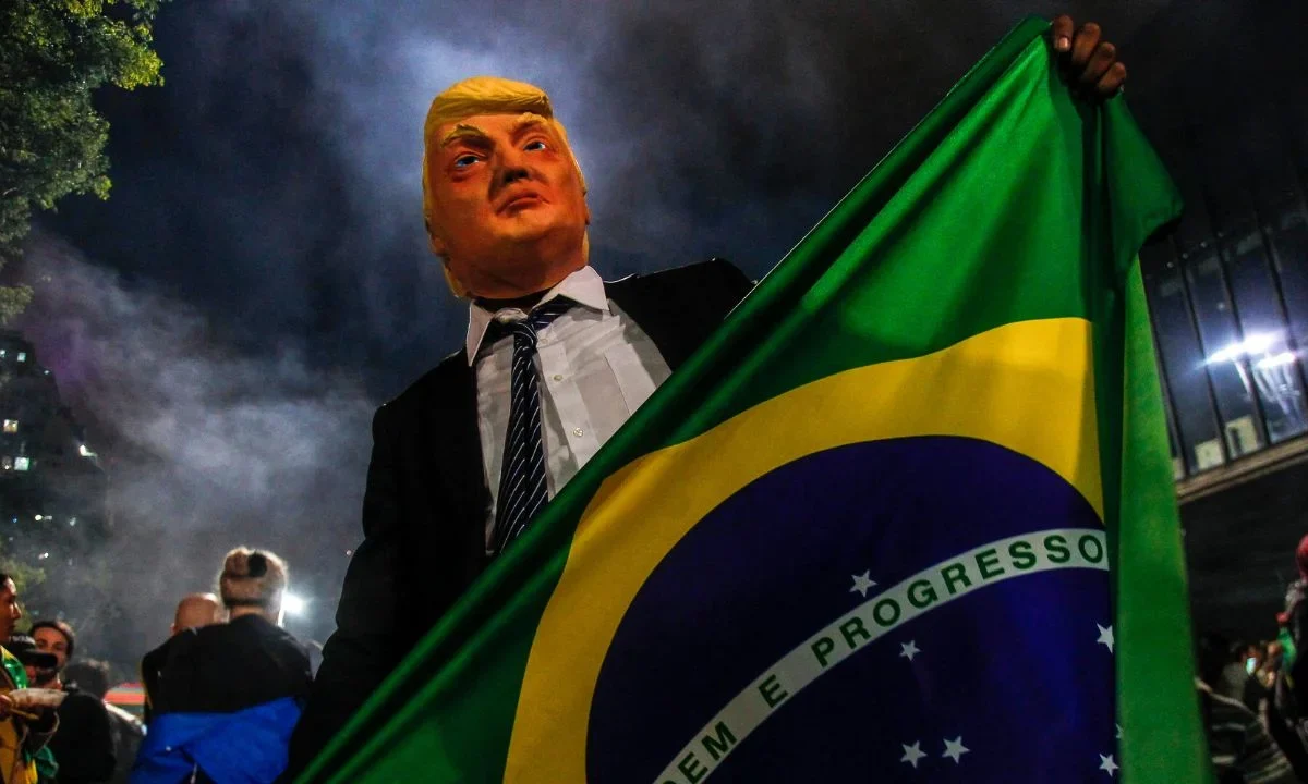 En Brasil, diversas manifestaciones políticas han señalado al presidente estadounidense como una amenaza debido a la imposición de aranceles en el mundo.