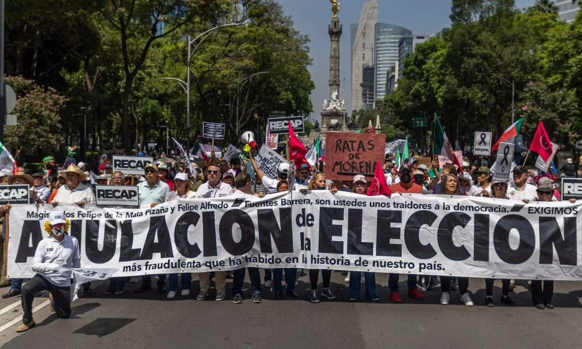 Este domingo, cientos de ciudadanos protestó en la Ciudad de México y otras partes del país para exigir la nulidad de la elección de jueces, magistrados y ministros.
