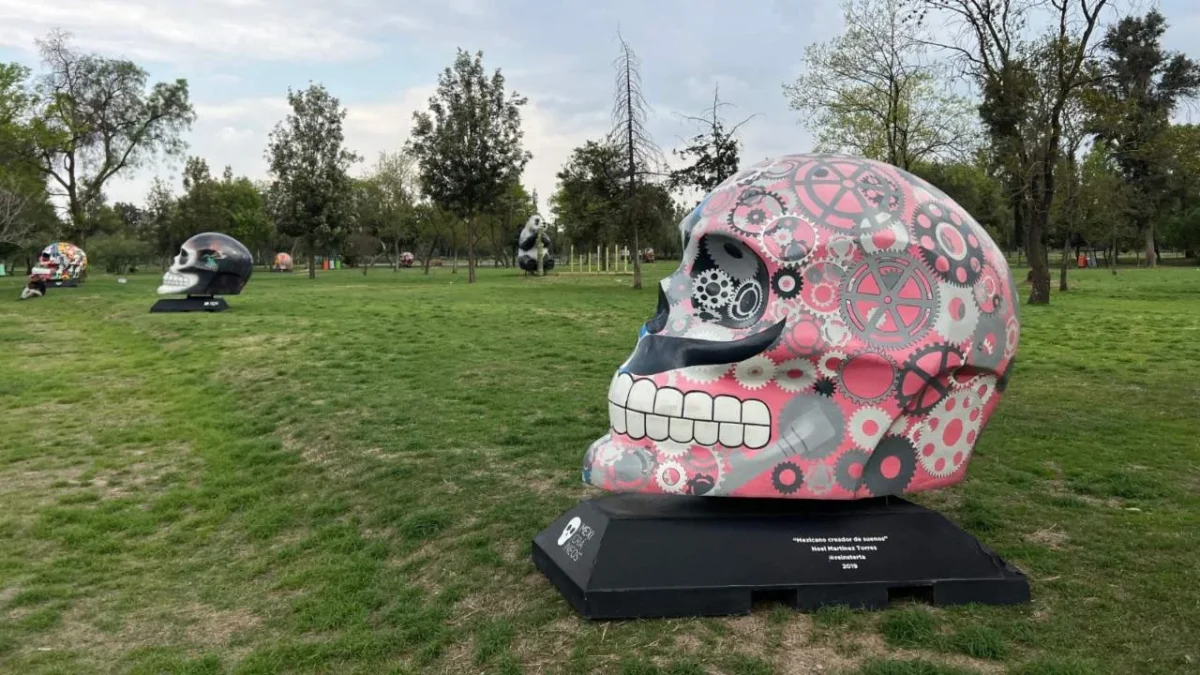 La exposición cultural de Mexicráneos llega al Bosque de San Juan de Aragón.