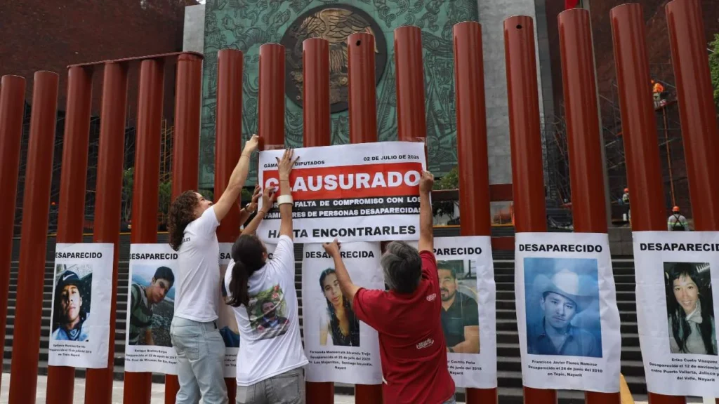 Familiares de personas desaparecidas se manifiestan en la Cámara de Diputados. Noticias en tiempo real