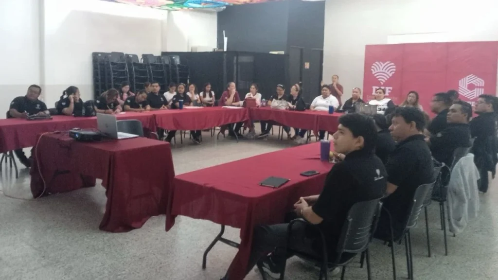 Capacitan al personal del CAPANNA para fortalecer el bienestar emocional de los campechanos.