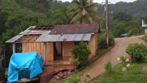 Las intensas lluvias registradas la tarde de este lunes provocaron encharcamientos e inundaciones en la zona norte del Valle de México, donde los municipios más afectados fueron Ecatepec y Tultitlán.
