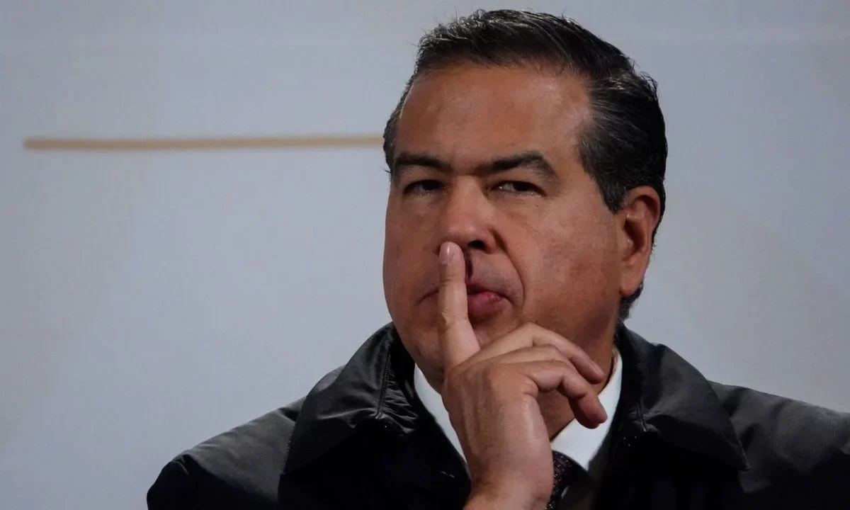 El diputado del PT, Ricardo Mejía Berdeja, aprovechó la Sesión Permanente para denunciar la administración del Gobierno de Coahuila.