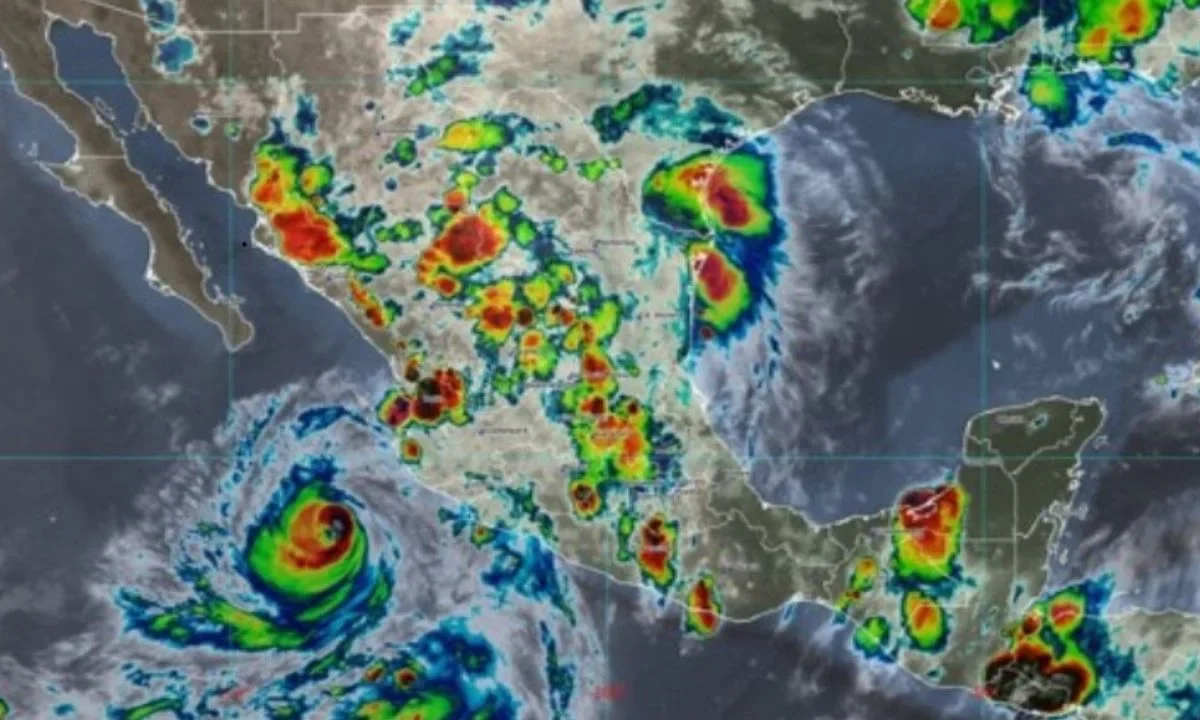 El Huracán Flossie se acerca a las costas de Jalisco, Colima y Guerrero como categoría 3 según el reporte de las 21:00 horas de la Conagua.