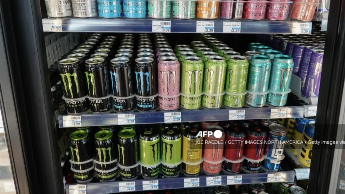 Ricardo Monreal impulsa una iniciativa para prohibir la venta, distribución o suministro de bebidas energéticas a menores de 18 años.