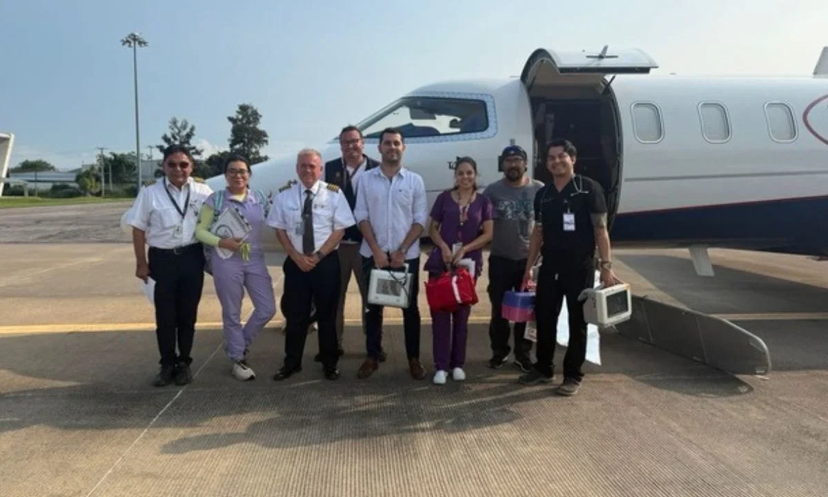 El Issste traslada vía aérea de Veracruz a la Ciudad de México (CDMX), a menor con quemaduras.