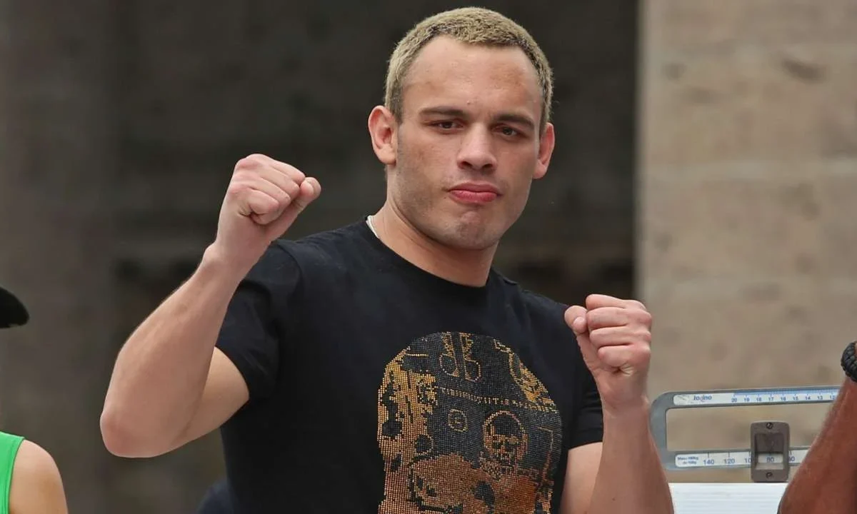 El boxeador Julio César Chávez Jr, presuntamente habría fungido como "golpeador" del Cártel de Sinaloa.