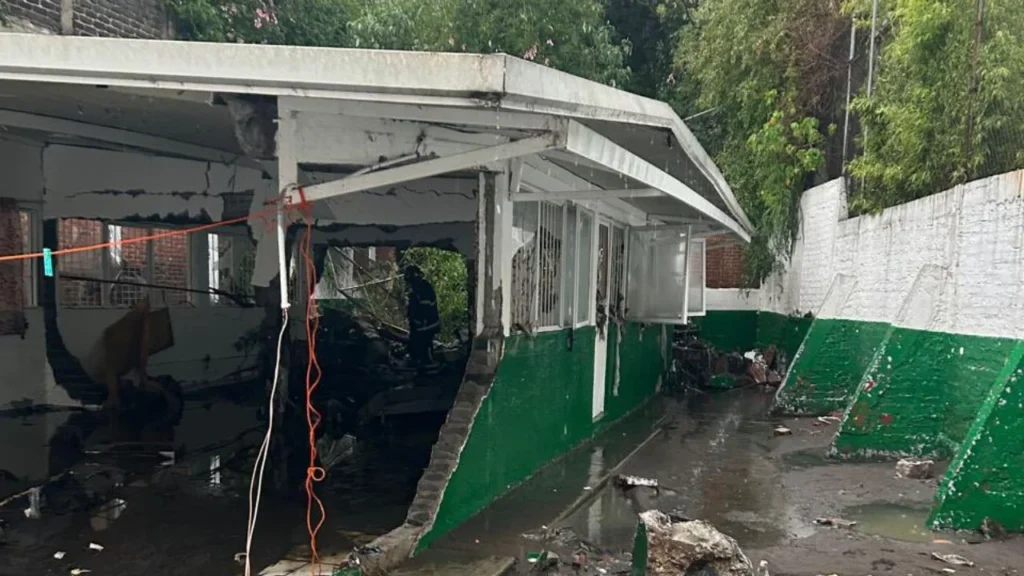 Lluvias y granizo en la CDMX dejaron severas afectaciones que activaron el Operativo Tlaloque en alcaldías de la zona sur de la capital.