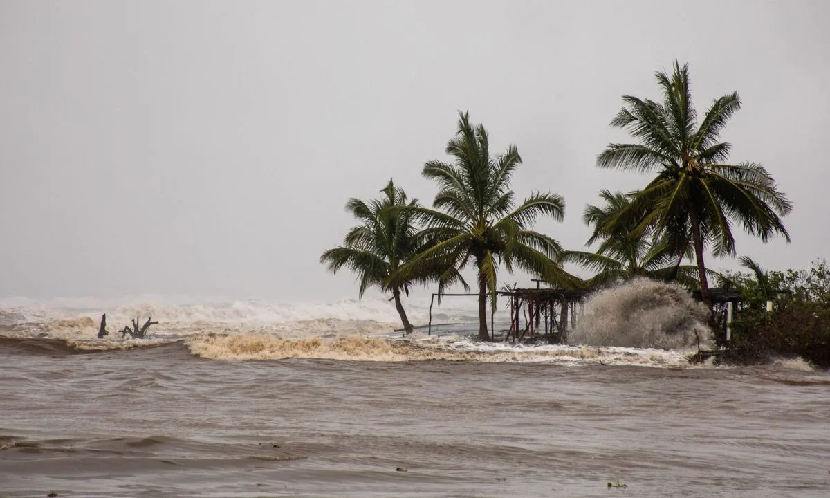 Mantienen vigilancia en costas mexicanas tras alerta de tsunami