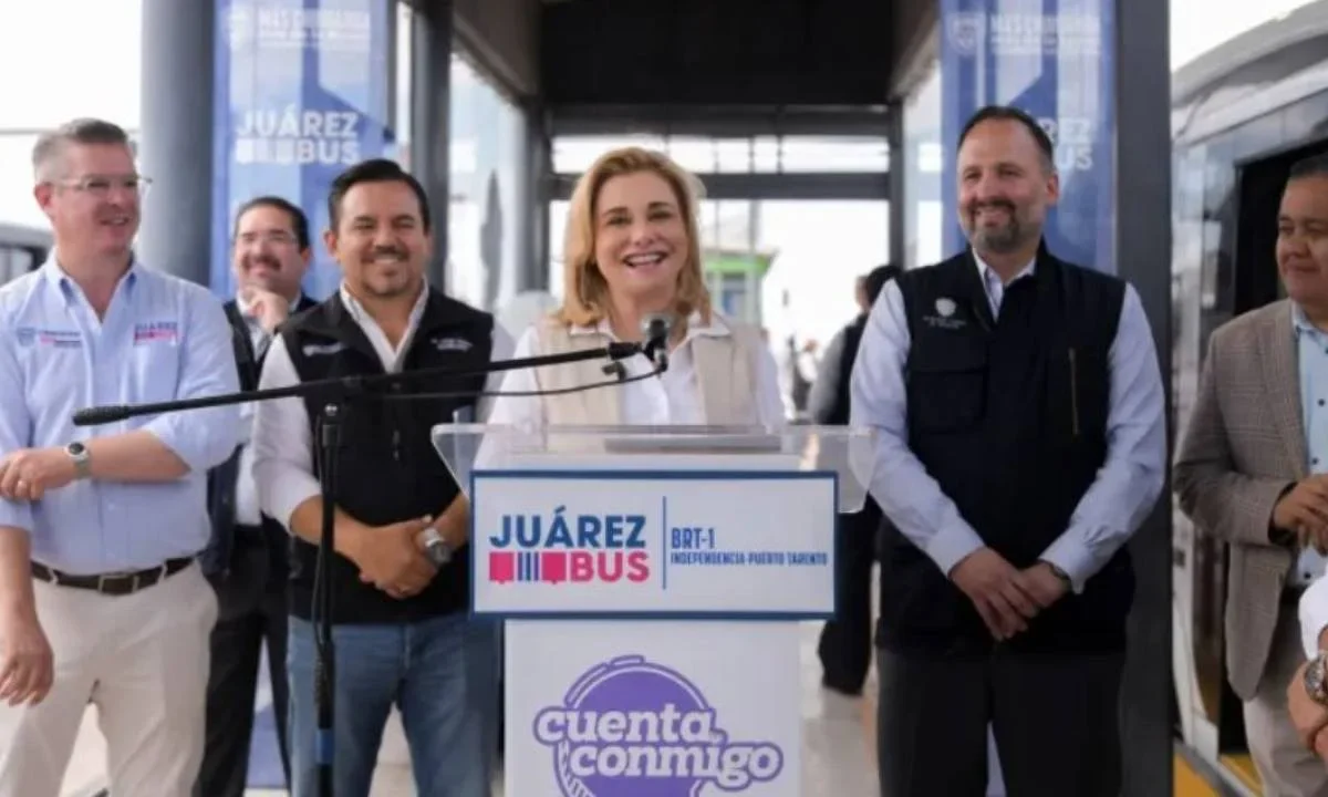 La gobernadora de Chihuahua, Maru Campos, pone en operaciones nueve estaciones del transporte BRT-1 en Ciudad Juárez.