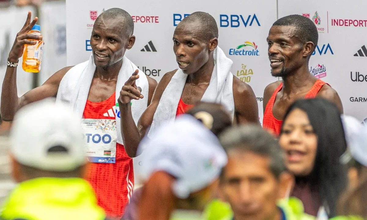 La decimonovena edición del Medio Maratón de la Ciudad de México tuvo al ugandés, Martin Magengo Kiprotich, como ganador en la rama varonil, con un tiempo récord de una hora, tres minutos y 22 segundos.