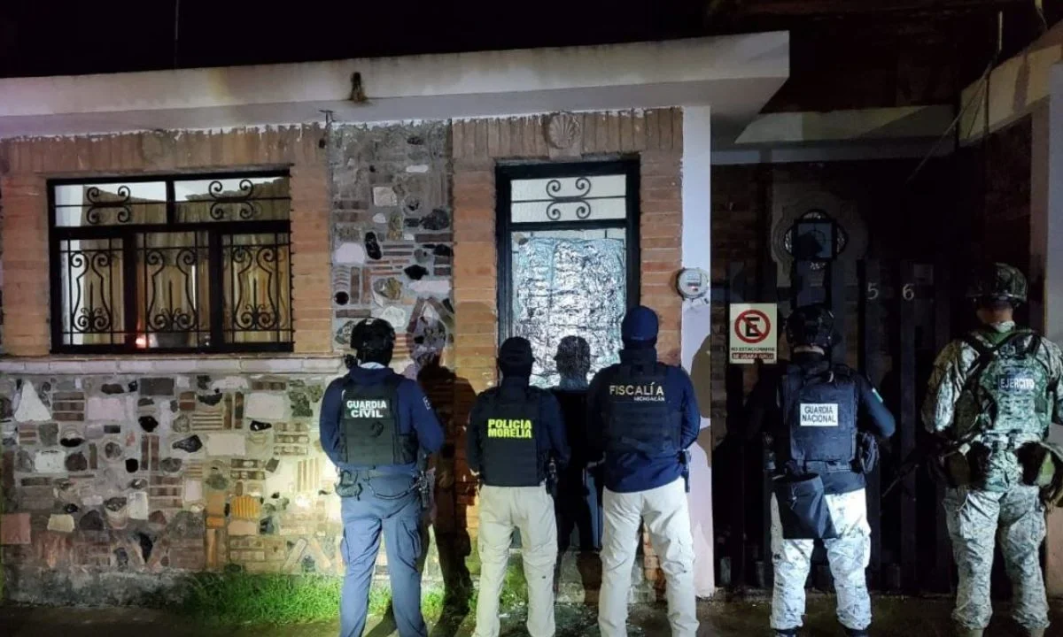 En Morelia, decomisan 1,800 dosis de meta en 2 cateos