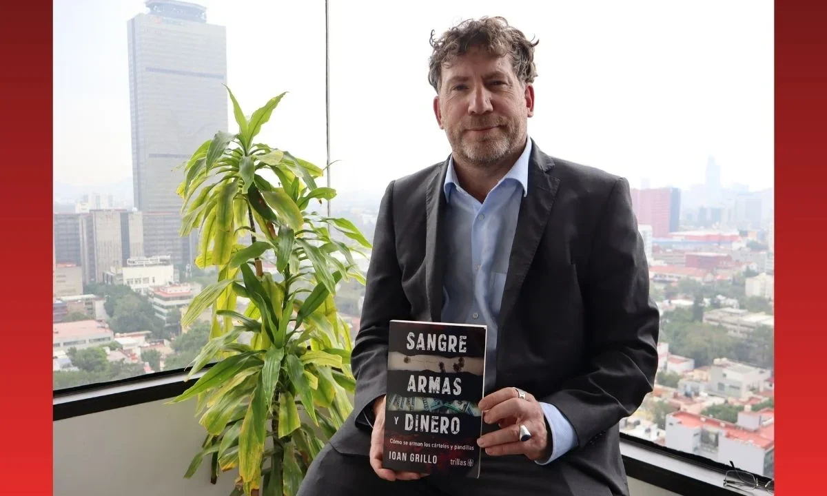 El Gobierno federal debe usar la designación de los cárteles como terroristas para presionar a EE. UU. sobre el tráfico de armas, afirmó el periodista Ioan Grillo.