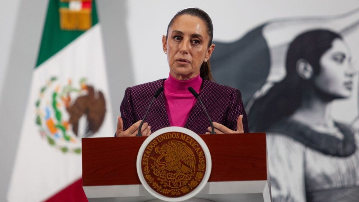 La presidenta Claudia Sheinbaum informó que México abrirá una mesa de diálogo con Estados Unidos para encontrar una solución al nuevo conflicto de aviación entre ambos países.
