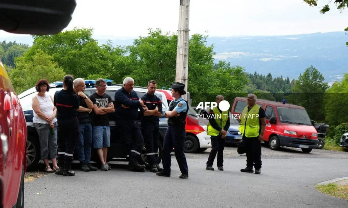 Tres espectadores murieron durante un Rally en Francia, al ser golpeados por un auto que se salió de la carretera.