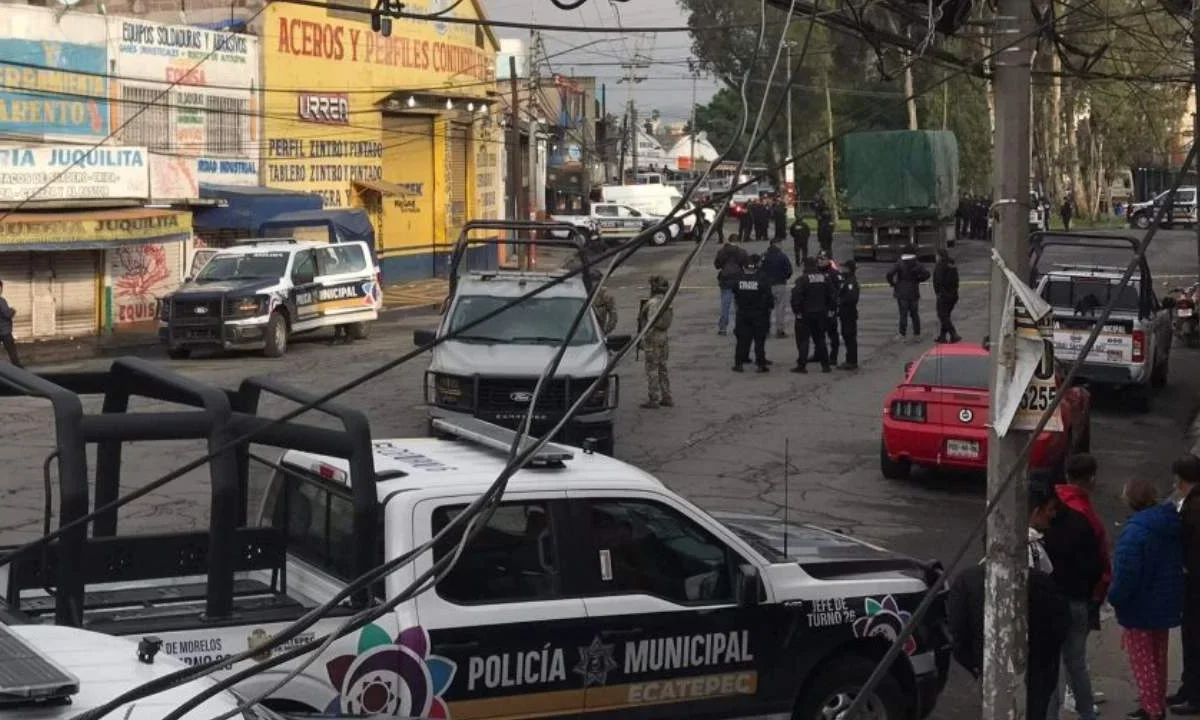 Muertos, lesionados y un detenido, fue el saldo de una balacera en el bar "Chelastoc" en Ecatepec, en el Estado de México.
