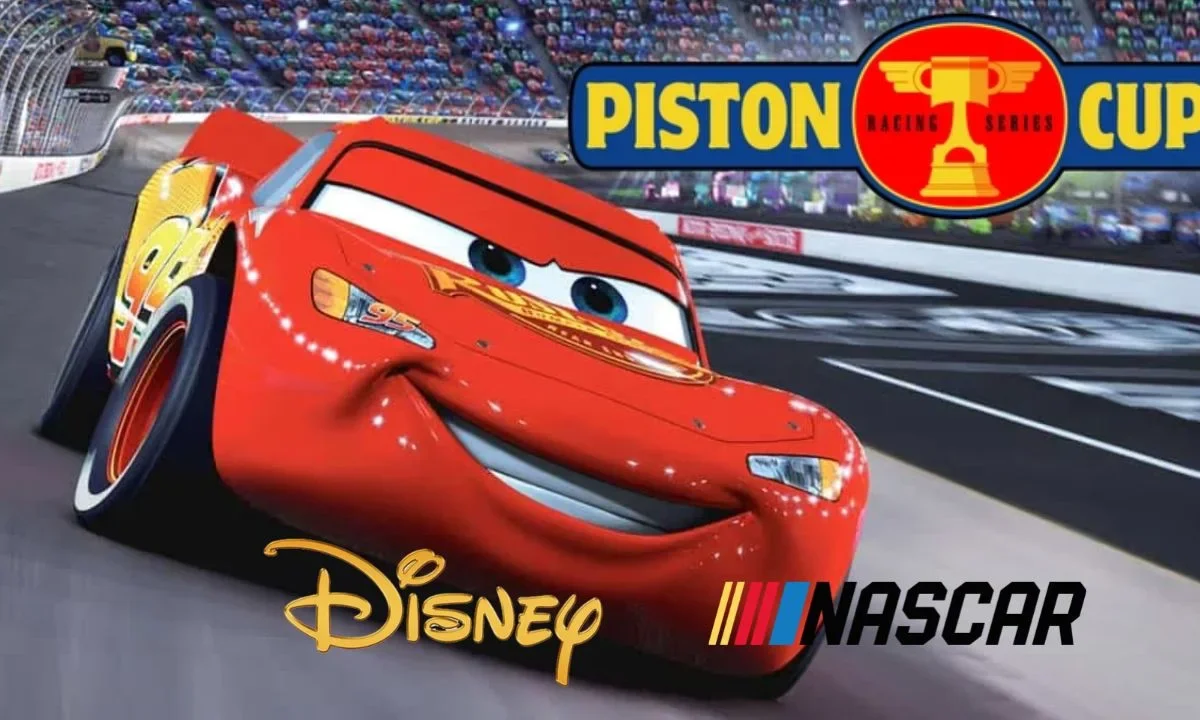 NASCAR y Disney llevarían a cabo la Copa Pistón en 2026, con autos temáticos de “Cars” y experiencia inmersiva.