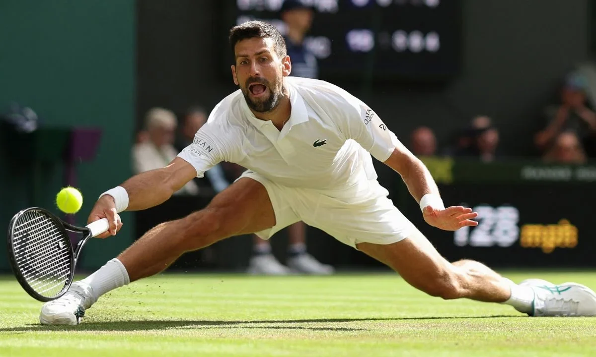 Novak Djokovic suma 15 temporadas con al menos tres clasificaciones cuartos de final en Grand Slams al año desde 2007, al únicamente haber fallado en 2017, 2020 y 2022