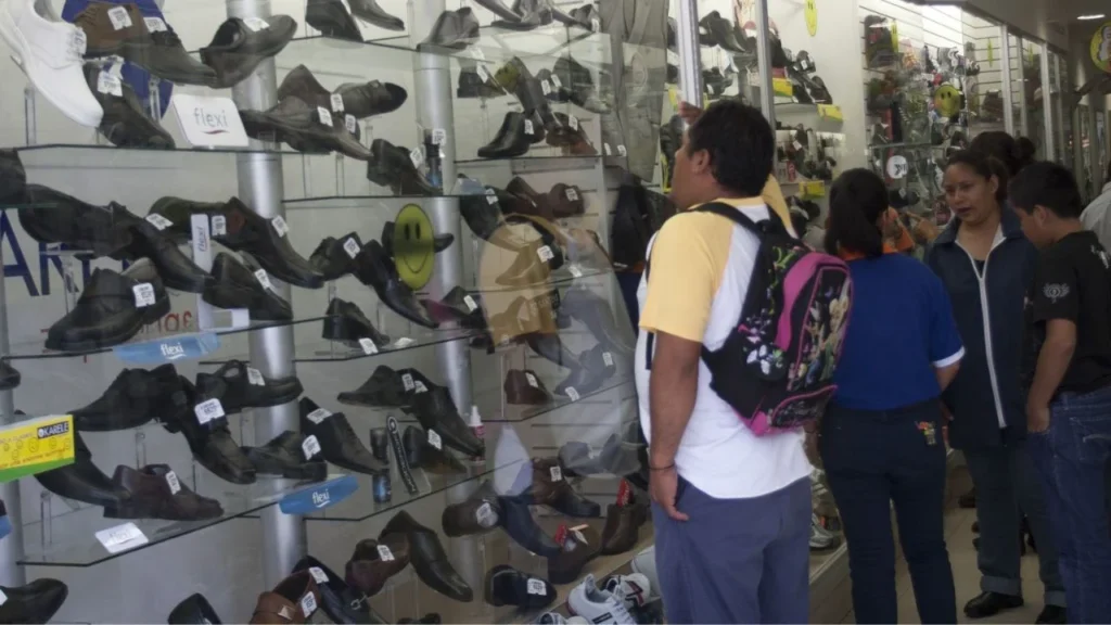 Pasos del Bicentenario: Fecha de registro para recibir zapatos escolares gratis.