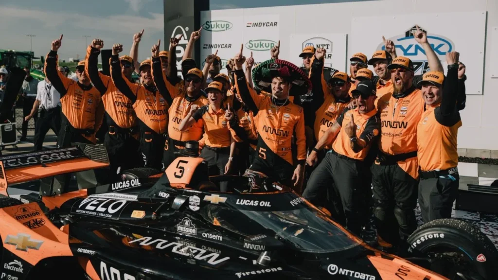 Con este podio, Pato O'Ward, de 26 años, sumó ocho victorias en los circuitos de la IndyCar Series estadounidense y llegó a 100 carreras.