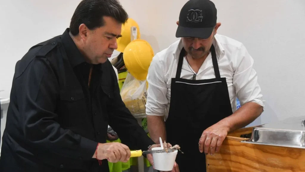 Pedro Haces, coordinador de Operación Política de Morena, celebró su cumpleaños junto a la prensa de San Lázaro, con barbacoa.