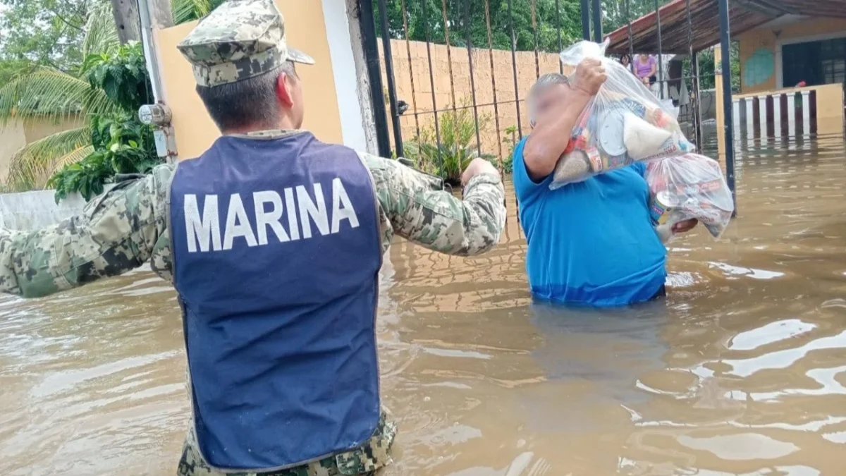 Por el paso de la tormenta Barry que ha provocado el aumento del nivel de ríos, el Gobierno mantiene el Plan Marina-Auxilio en Tamaulipas y Veracruz.