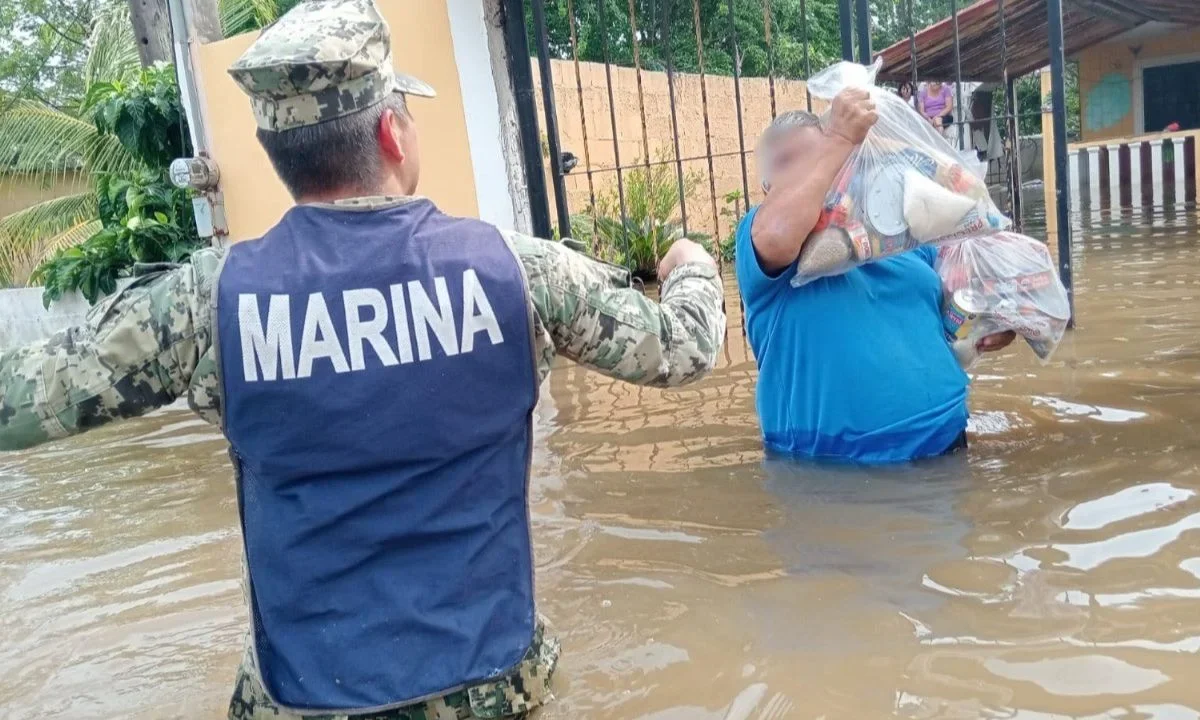 Por el paso de la tormenta Barry que ha provocado el aumento del nivel de ríos, el Gobierno mantiene el Plan Marina-Auxilio en Tamaulipas y Veracruz.