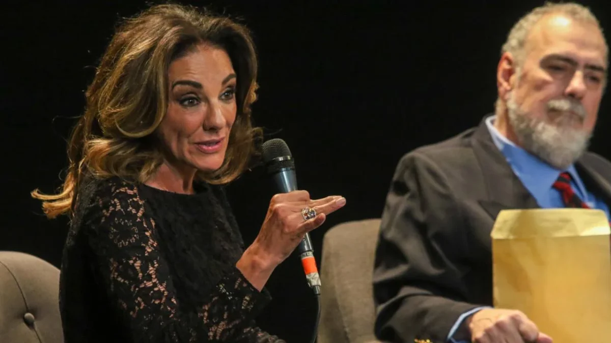 Lourdes Mendoza señaló que en México hay un ambiente de autocensura, porque a los políticos y gobernantes no se les puede tocar.