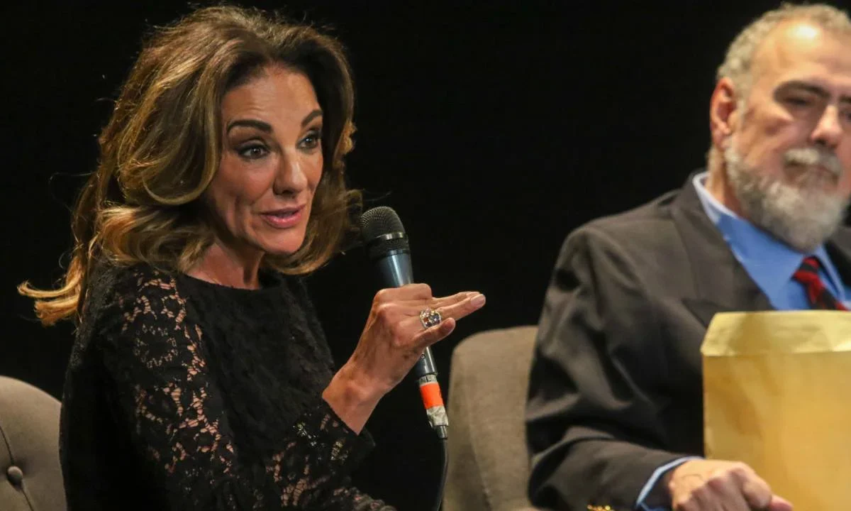 Lourdes Mendoza señaló que en México hay un ambiente de autocensura, porque a los políticos y gobernantes no se les puede tocar.
