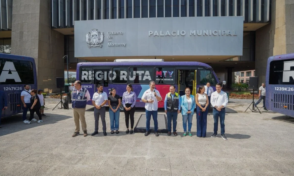 Presenta Adrián de la Garza la 'Regio Ruta', una nueva alternativa de transporte