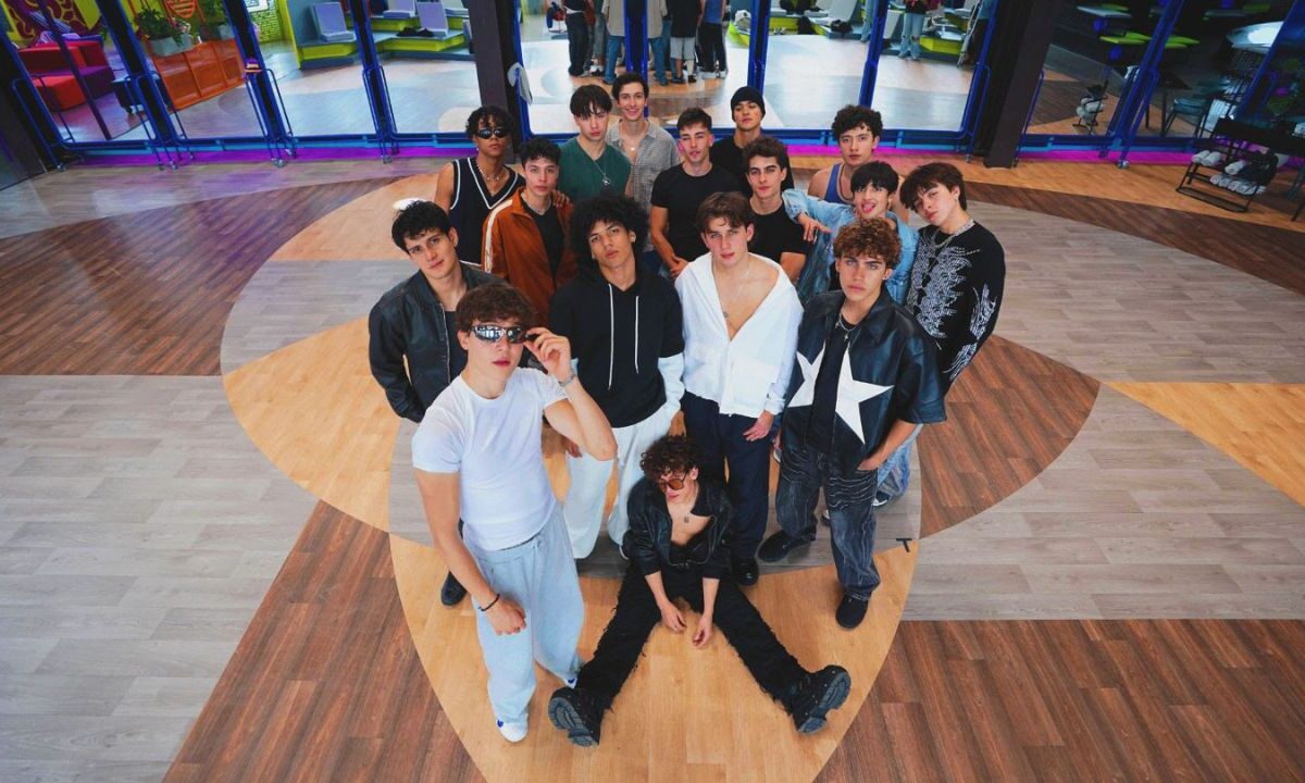 La firma coreana HYBE, la mente detrás de BTS, Enhypen, SEVENTEEN, entre otras ha llegado a Latinoamérica y como parte de su expansión ha creado HYBE Latin America, marca que buscará talentos en nuestro continente y uno de sus primeros proyectos será Santos Bravos.