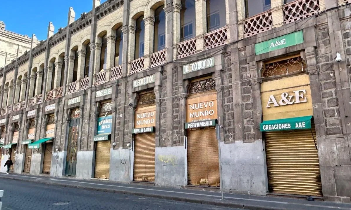Una renta en calles del centro histórico puede llegar a superar los $350,000 mensuales; cadenas nacionales y extranjeras toman las calles poblanas